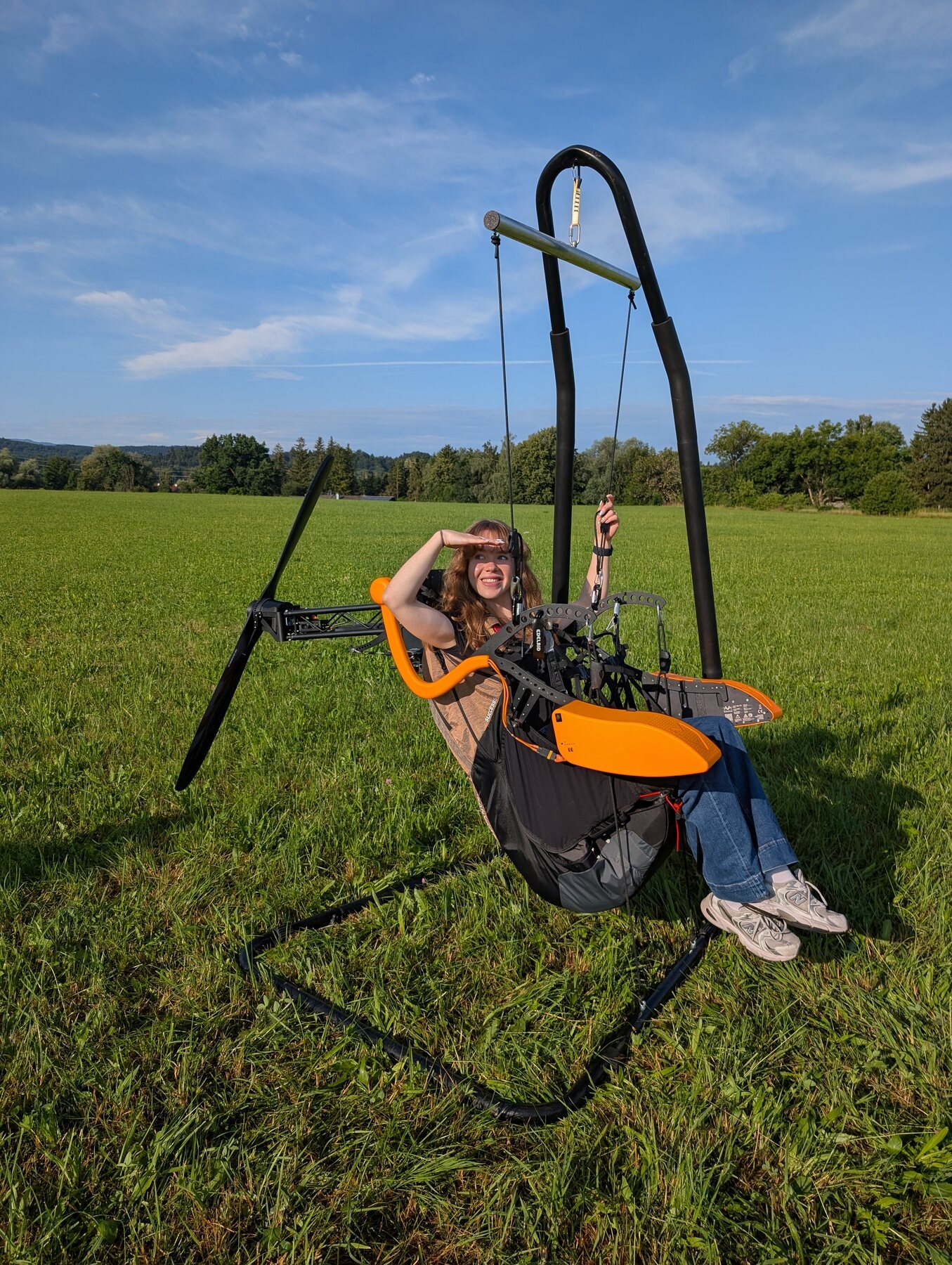 Pilotin mit Terra420 und Advance Access Gurtzeug